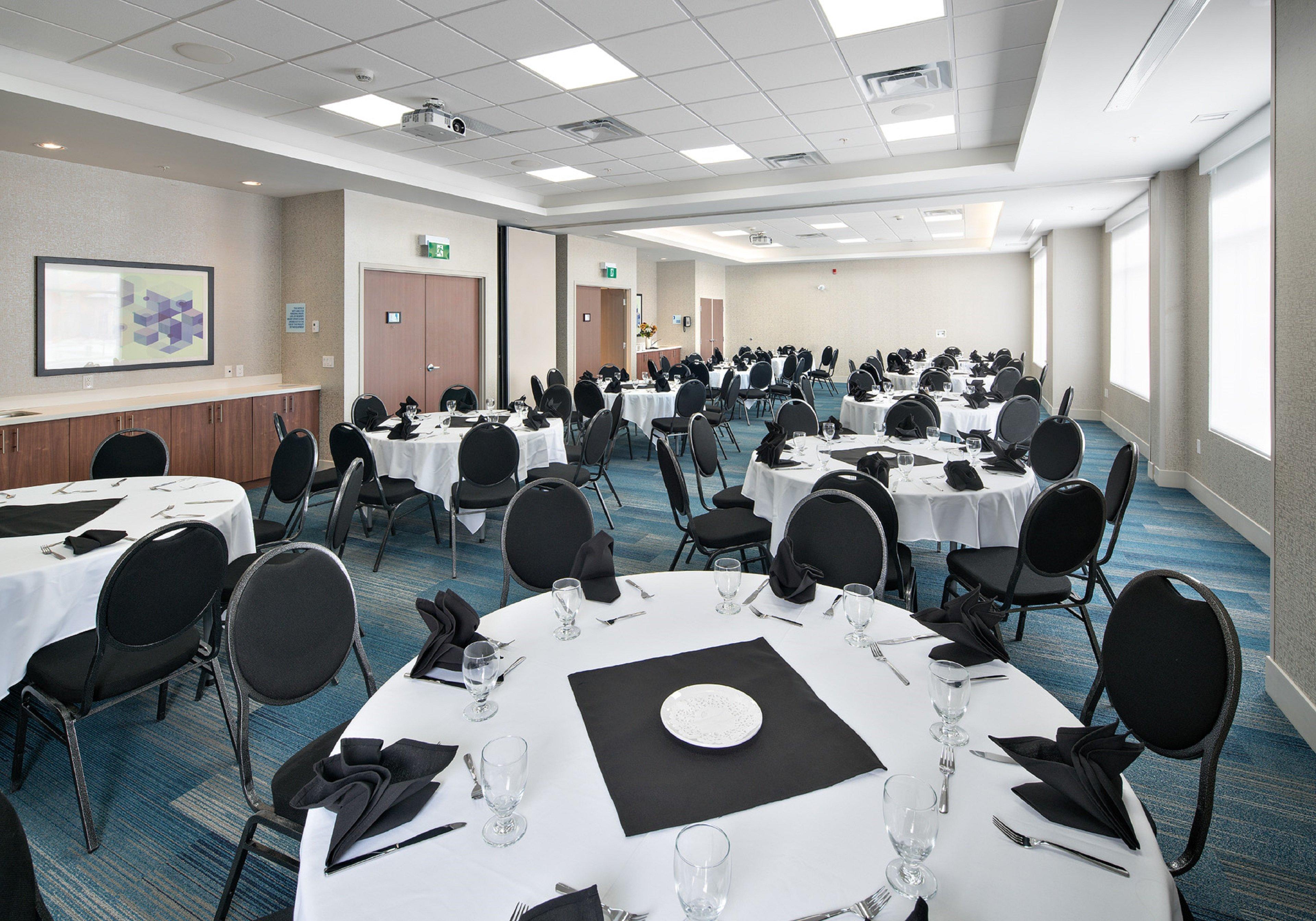 Holiday Inn Express - Red Deer North By Ihg Экстерьер фото