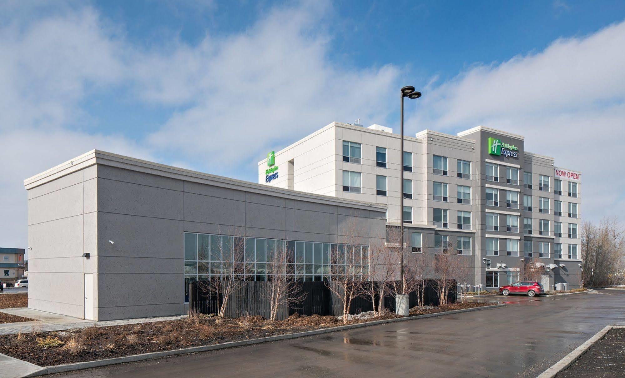 Holiday Inn Express - Red Deer North By Ihg Экстерьер фото
